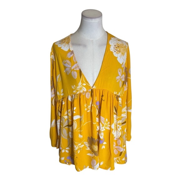 FREE PEOPLE FP Floral Yellow White Flowy Top Boho Size S Feminine Bell Sleeve - Picture 2 of 7